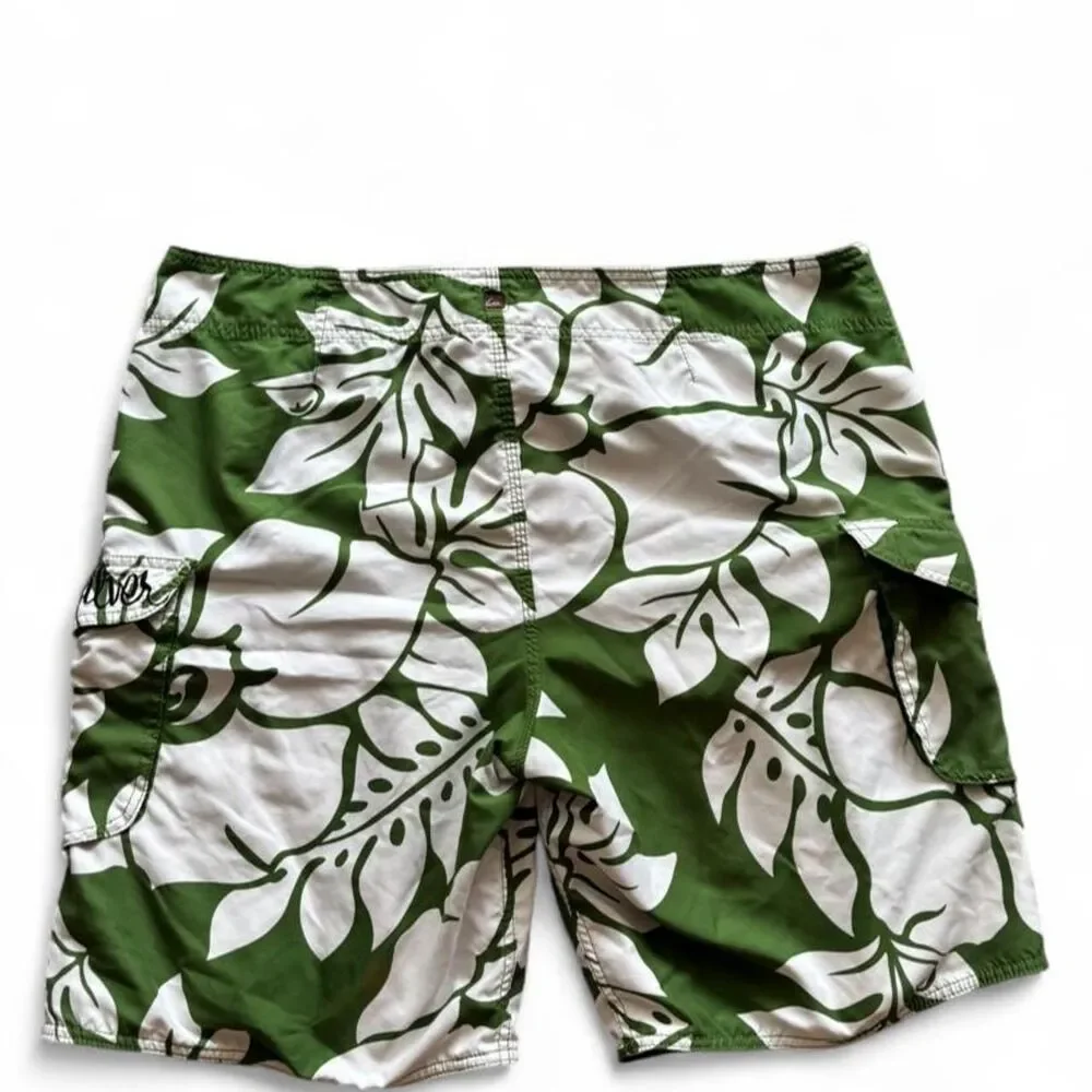 Y2K Quiksilver Green and White Tropical Leaf Board Shorts Size 40 Surf Swim VTG